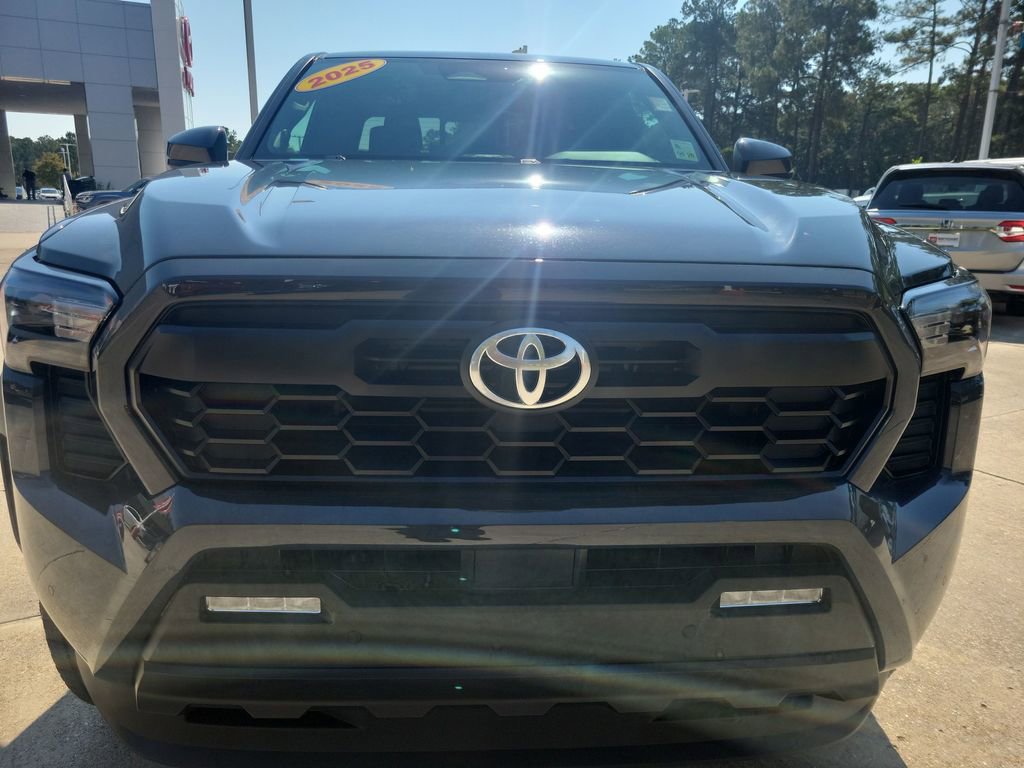 Certified 2025 Toyota Tacoma TRD Off-Road image 10