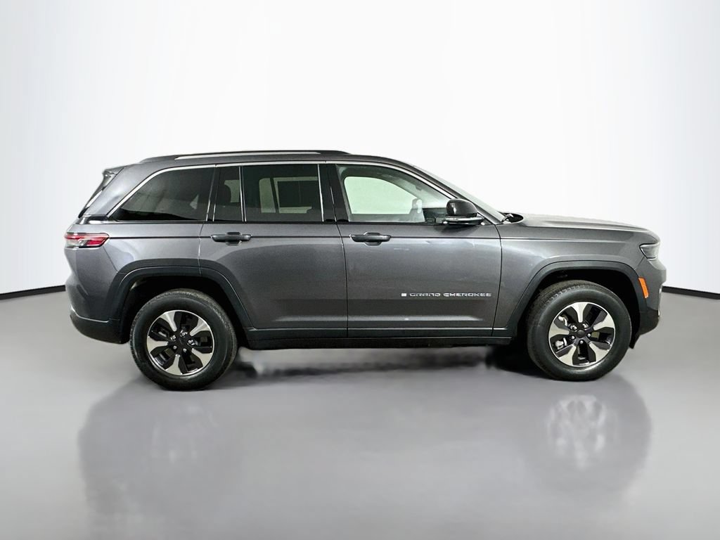 Used 2023 Jeep Grand Cherokee 4WD 4xe image 7