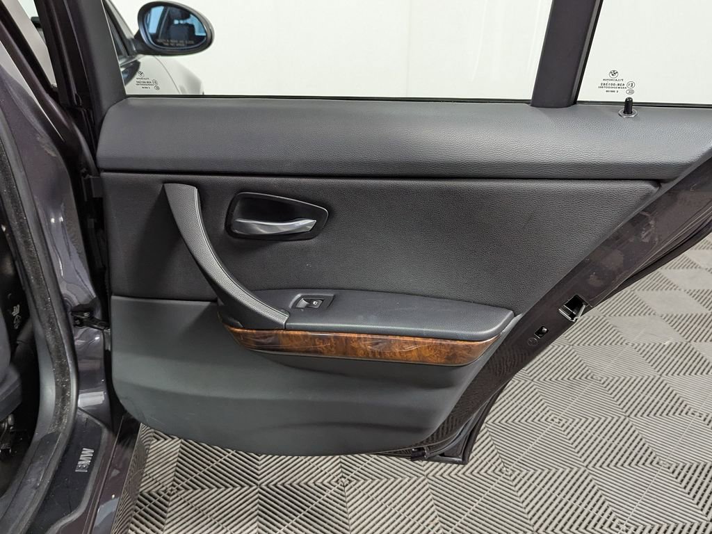 Used 2006 BMW 325i Sedan image 36