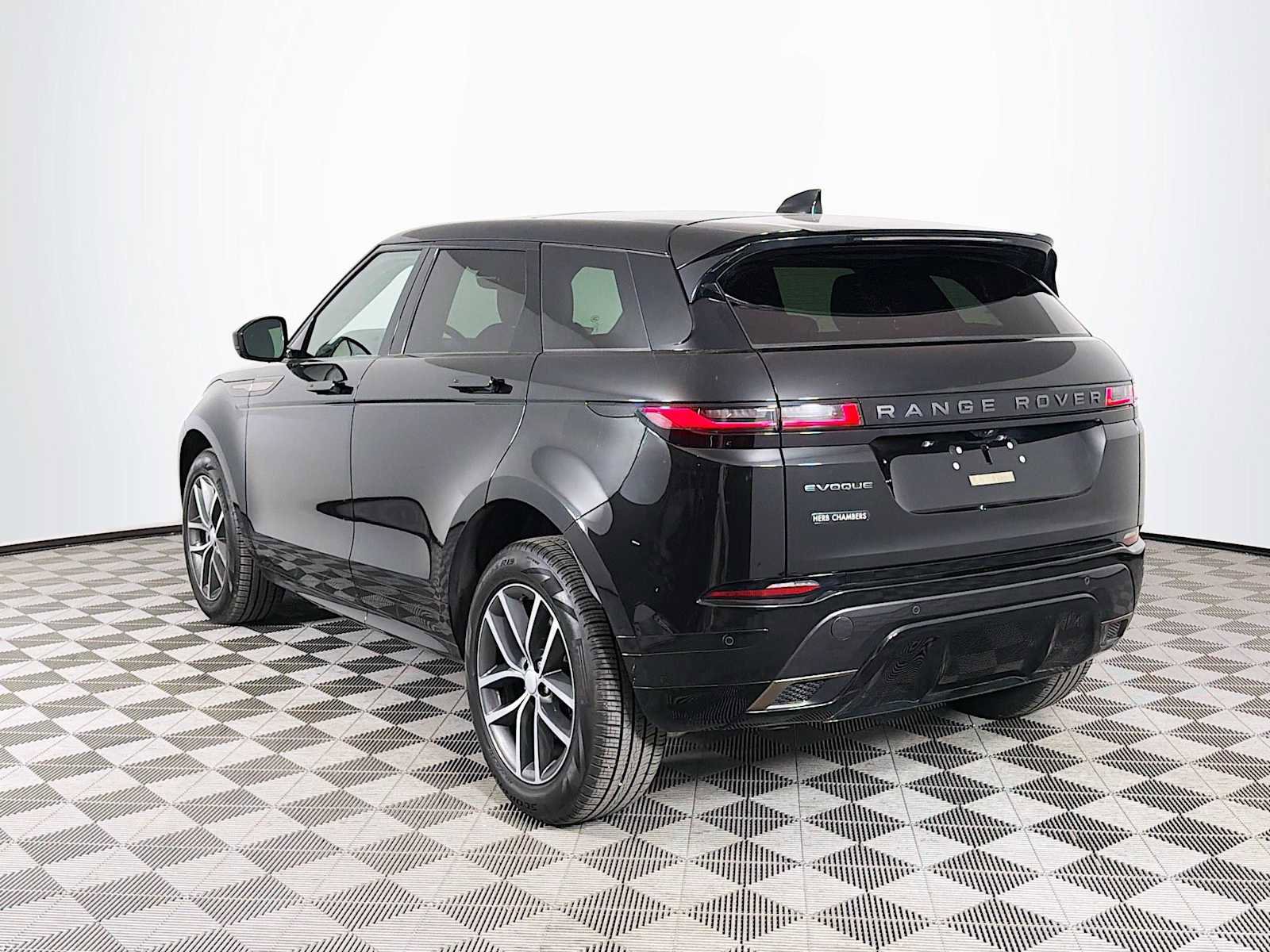 Certified 2024 Land Rover Range Rover Evoque Dynamic SE image 7