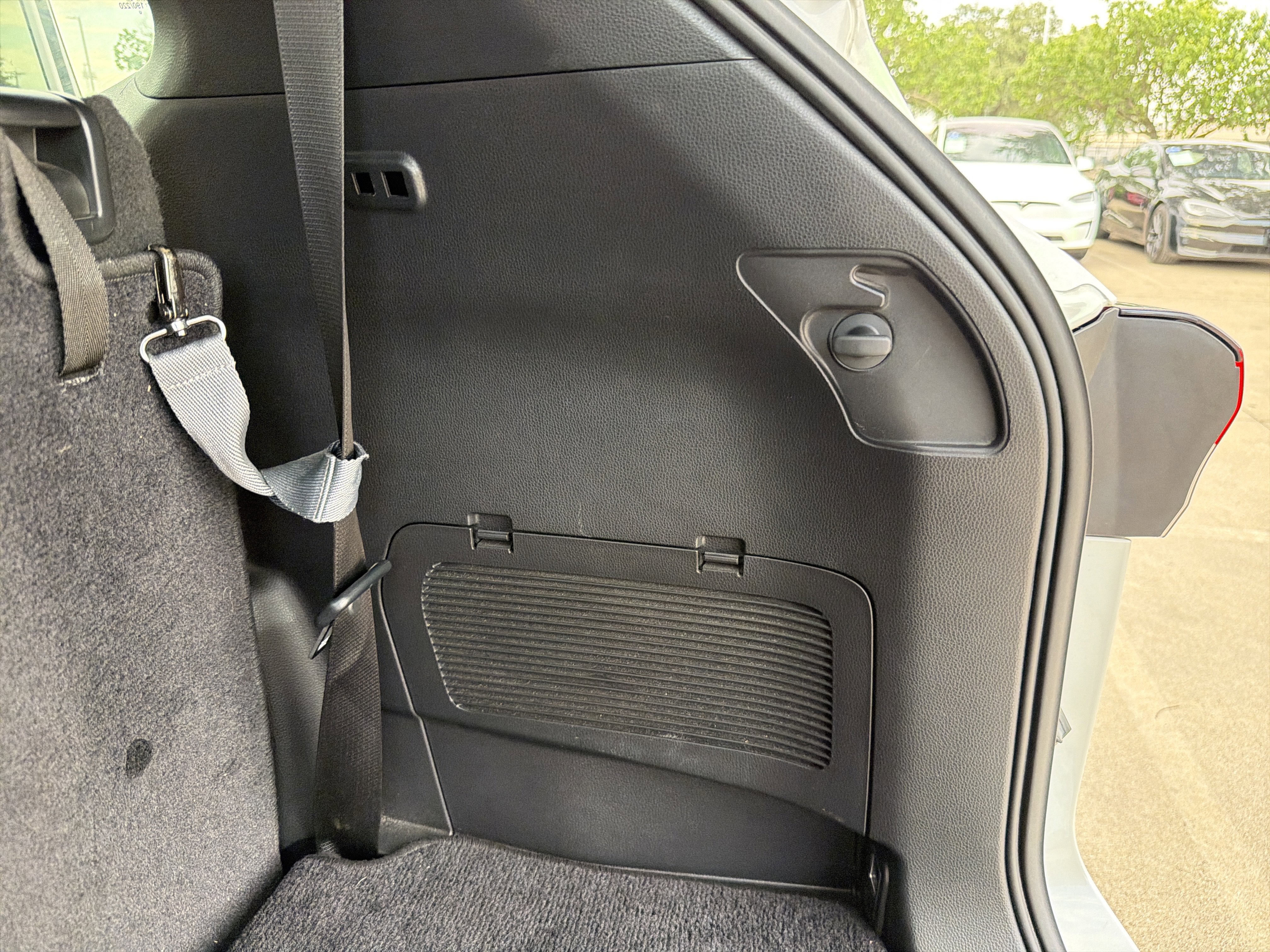 Used 2020 Toyota Highlander Platinum FWD image 42