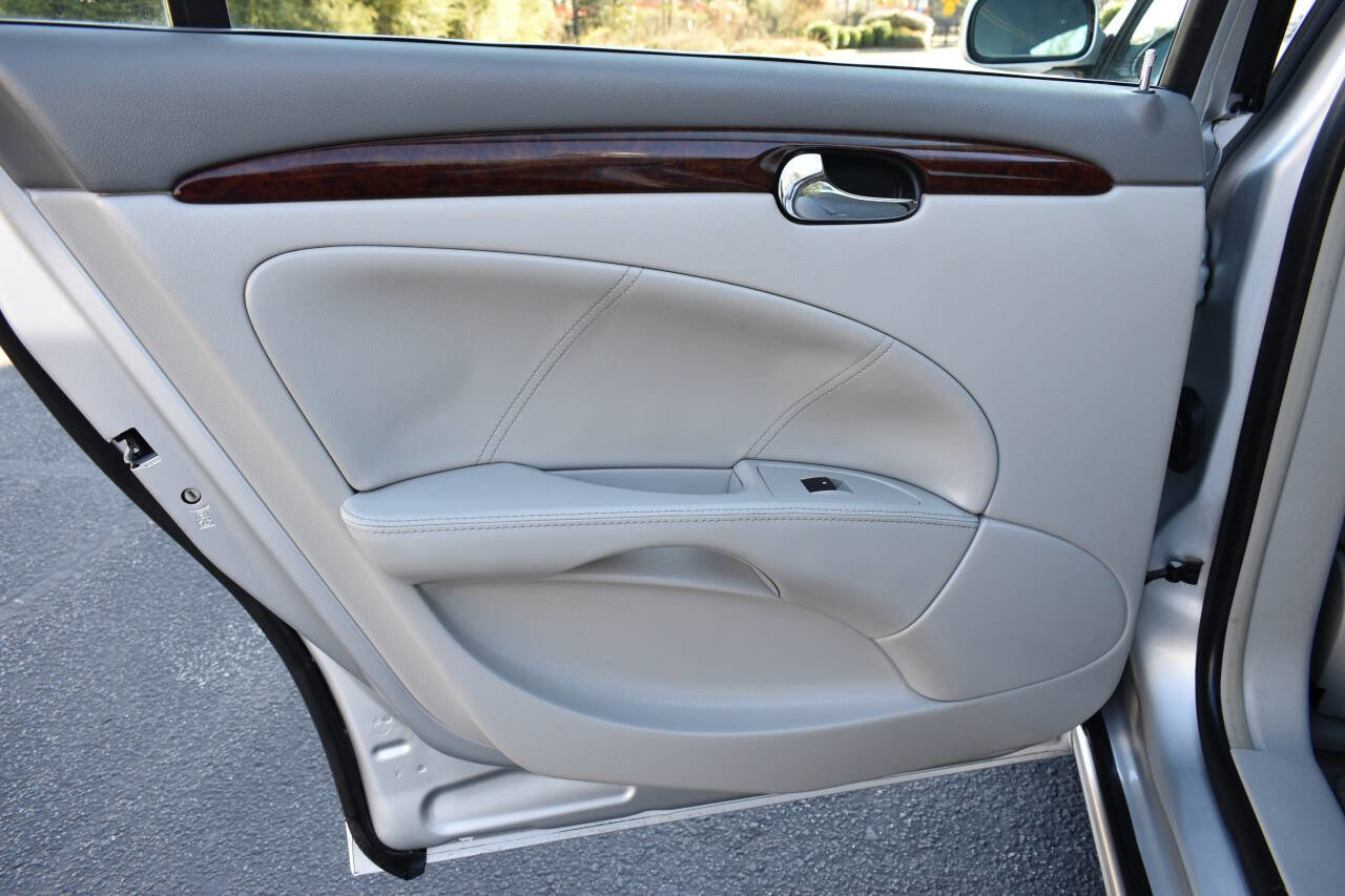 Used 2011 Buick Lucerne CX FWD image 13