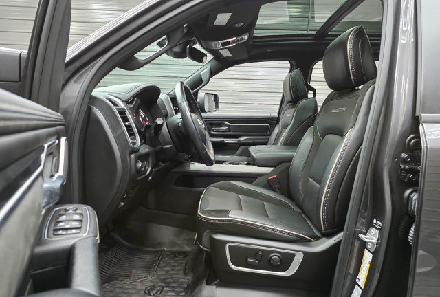 Used 2023 RAM 1500 Laramie AWD/4WD image 18