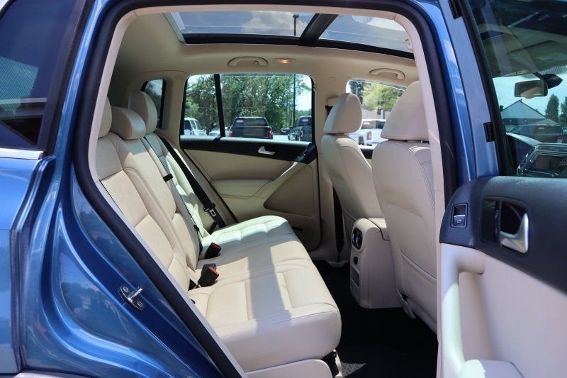 Used 2017 Volkswagen Tiguan SEL AWD/4WD image 20