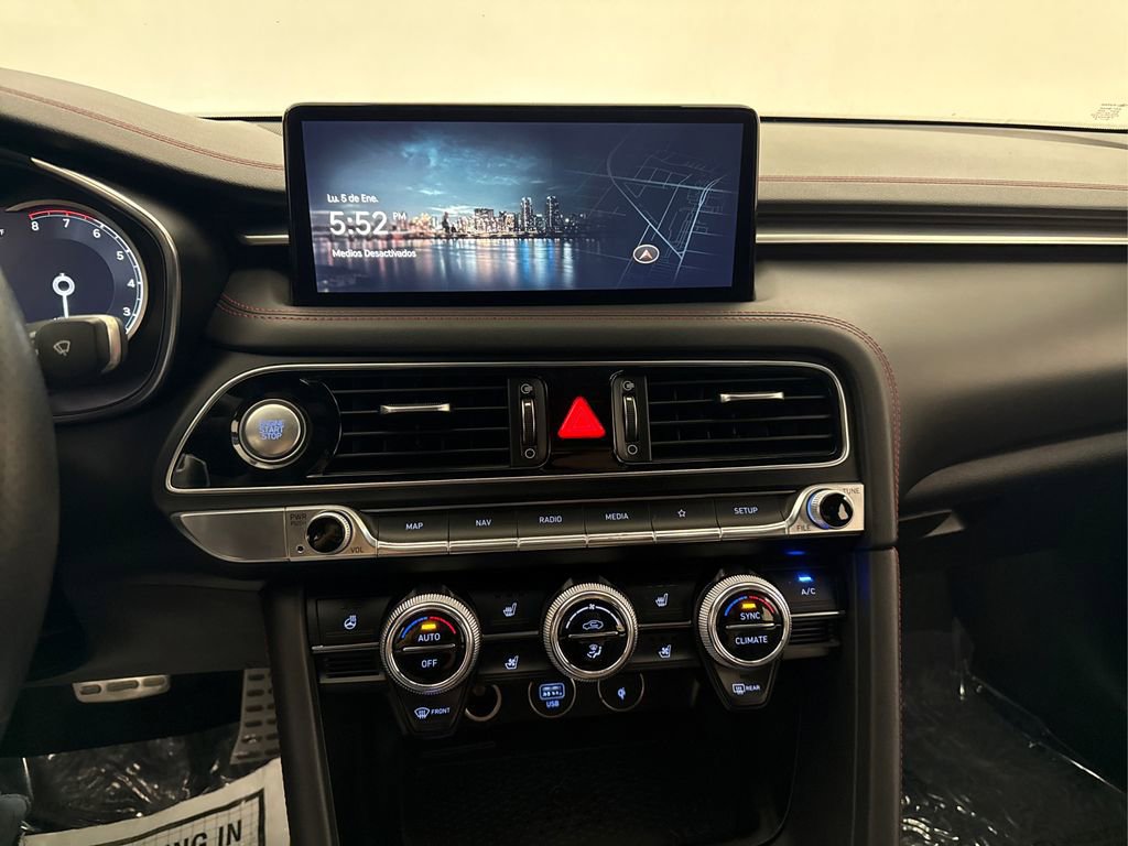 Used 2022 Genesis G70 3.3T image 29