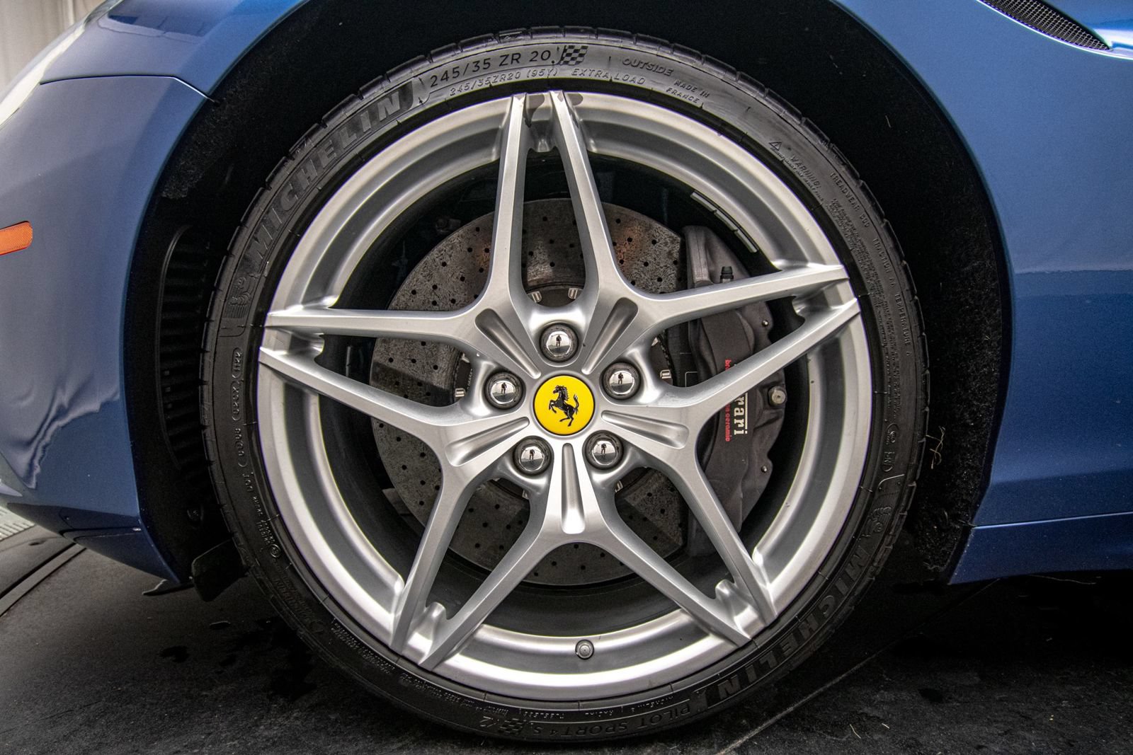 Used 2016 Ferrari California T RWD image 46