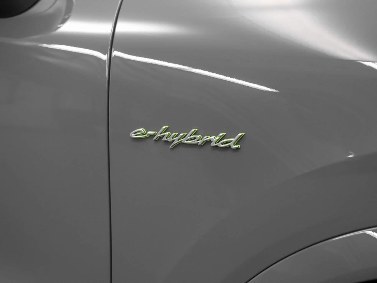 New 2025 Porsche Cayenne E-Hybrid image 75