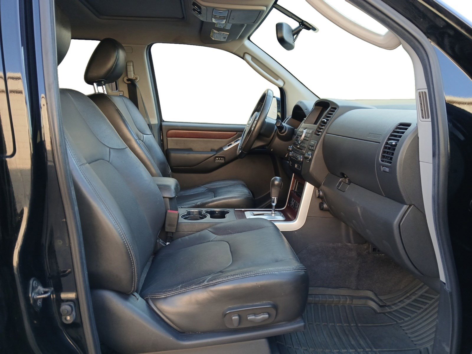 Used 2012 Nissan Pathfinder LE image 15