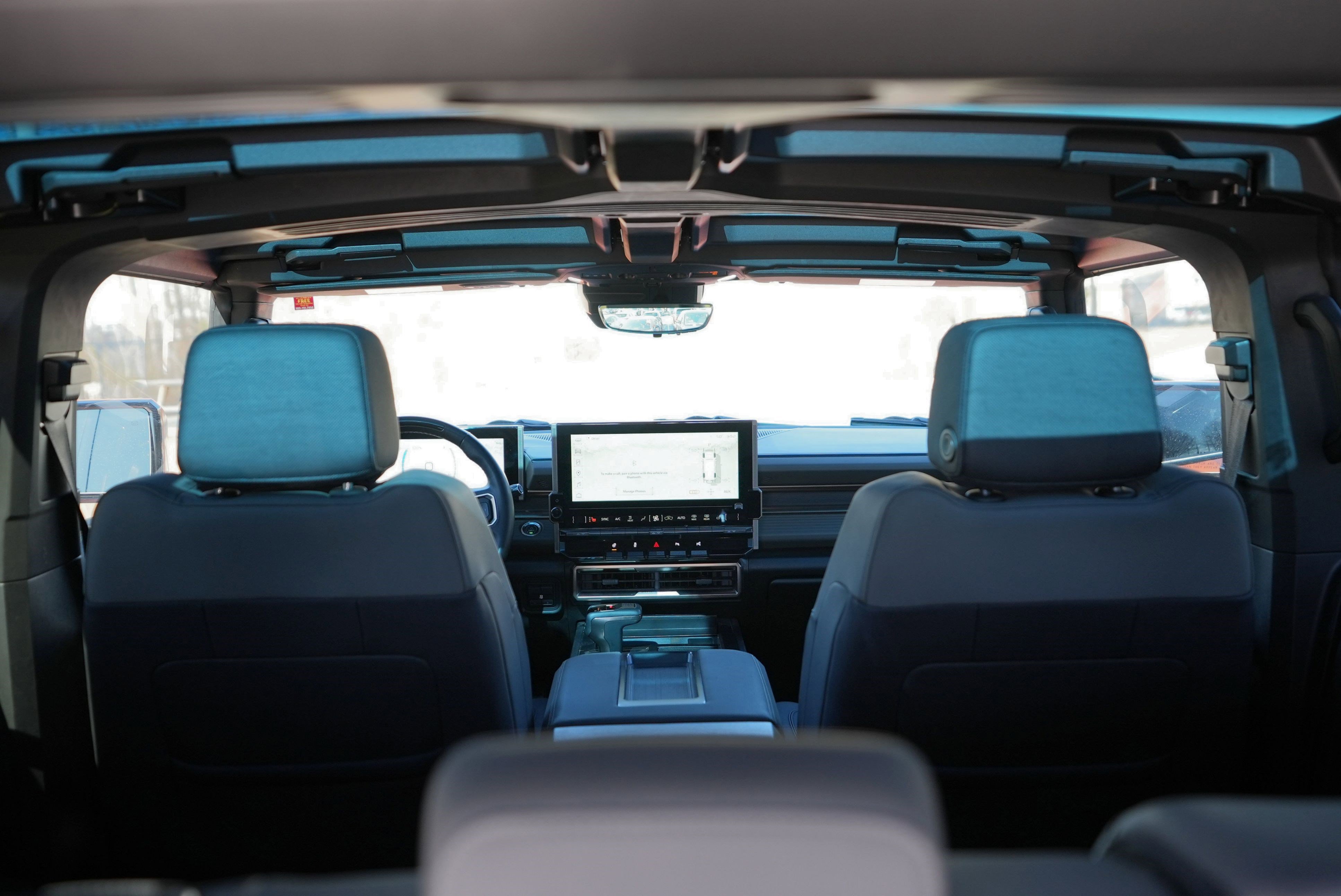 Used 2024 GMC Hummer EV 3X w/ LPO, Illumination Package image 30