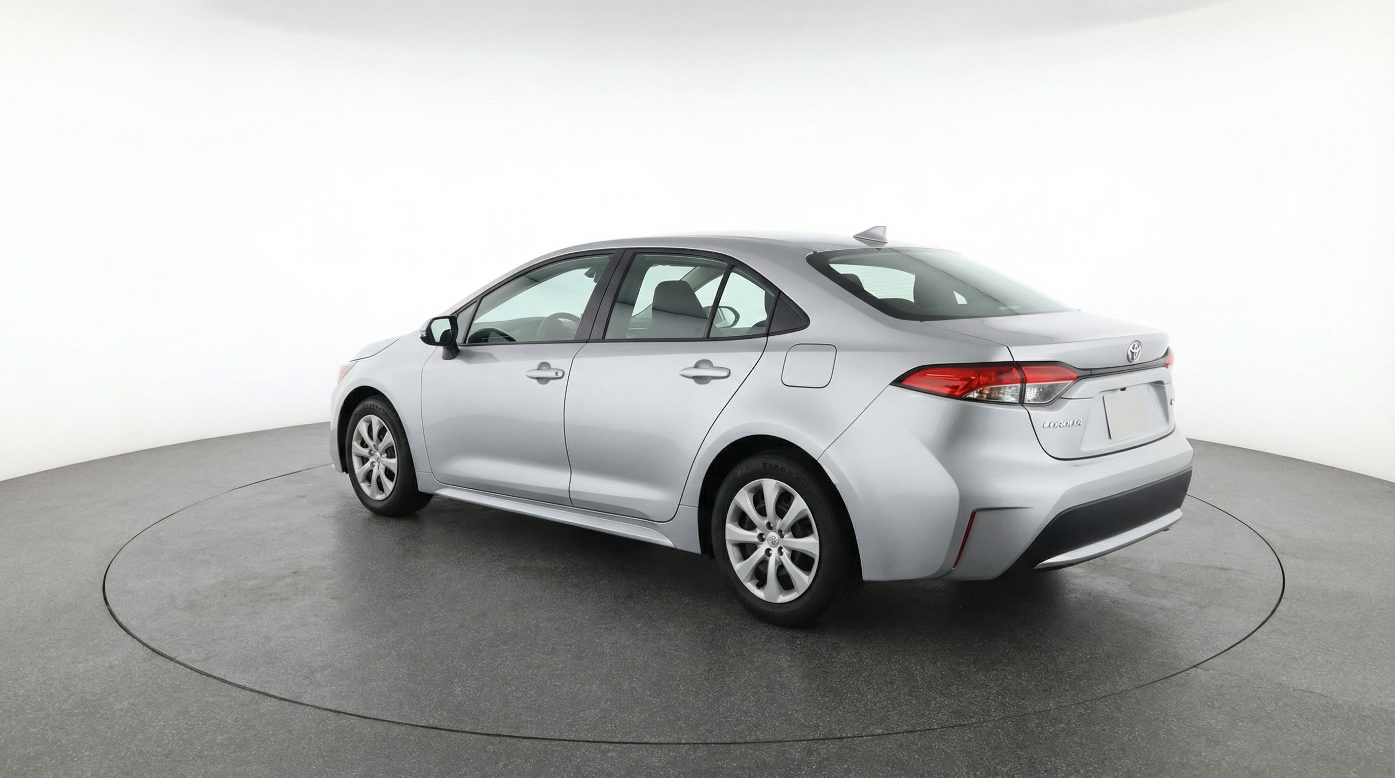 Used 2025 Toyota Corolla LE image 6