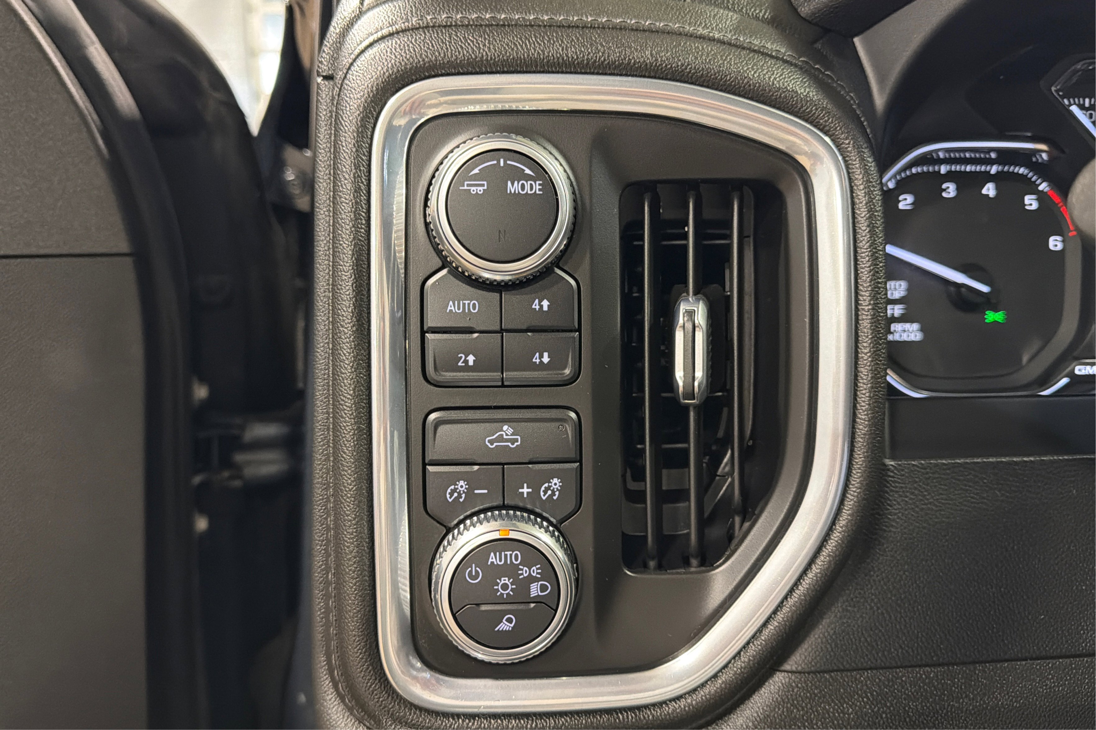 Used 2022 GMC Sierra 1500 SLE w/ X31 Off-Road Package AWD/4WD image 20