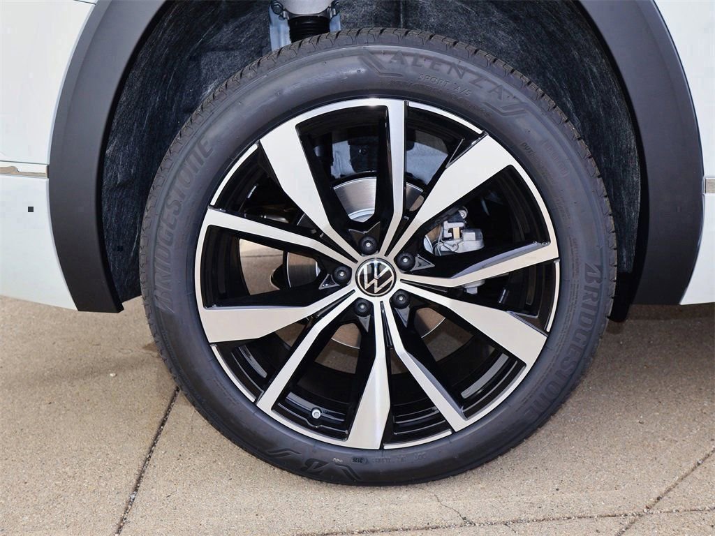 New 2026 Volkswagen Atlas SEL Premium R-Line image 9