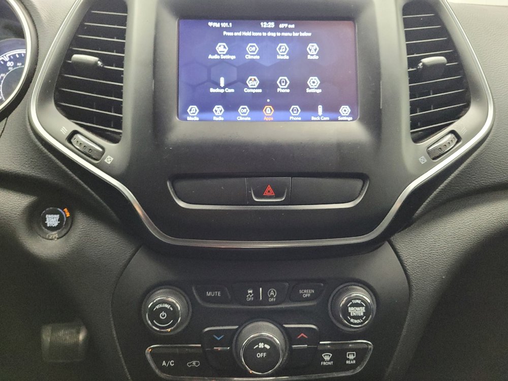 Used 2019 Jeep Cherokee Latitude Plus image 25