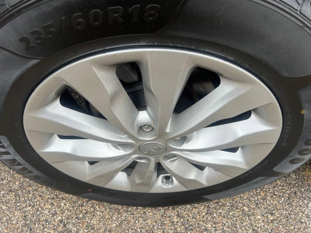 Used 2017 Kia Sedona EX FWD image 40