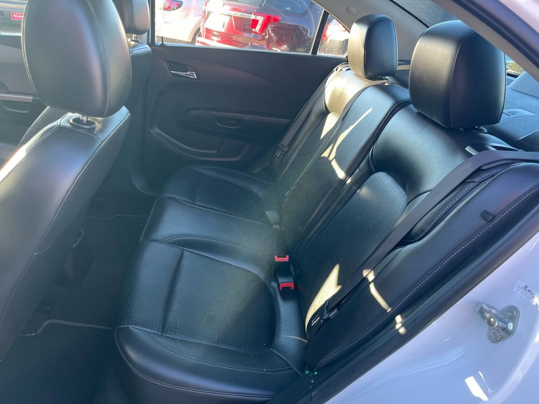 Used 2019 Chevrolet Sonic Premier FWD image 15