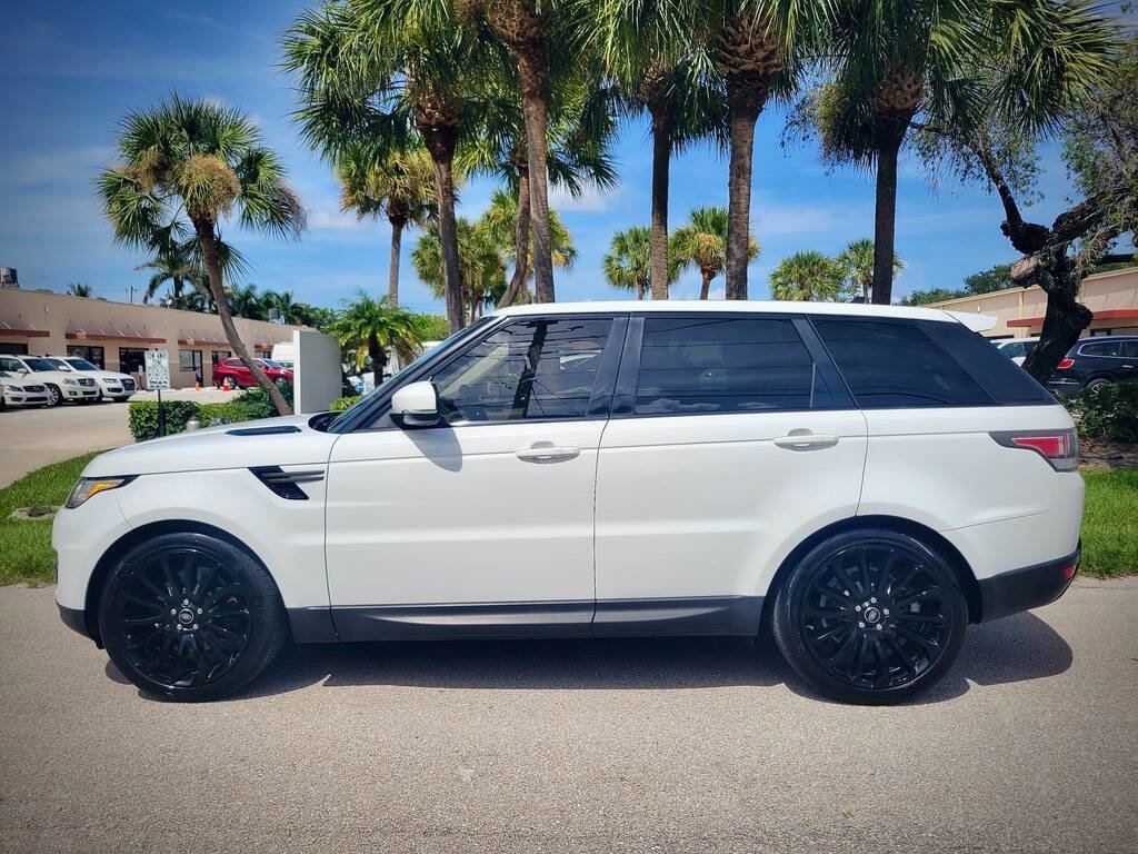 Used 2016 Land Rover Range Rover Sport SE image 3