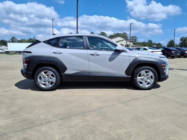 New 2027 Hyundai Kona SE FWD image 2