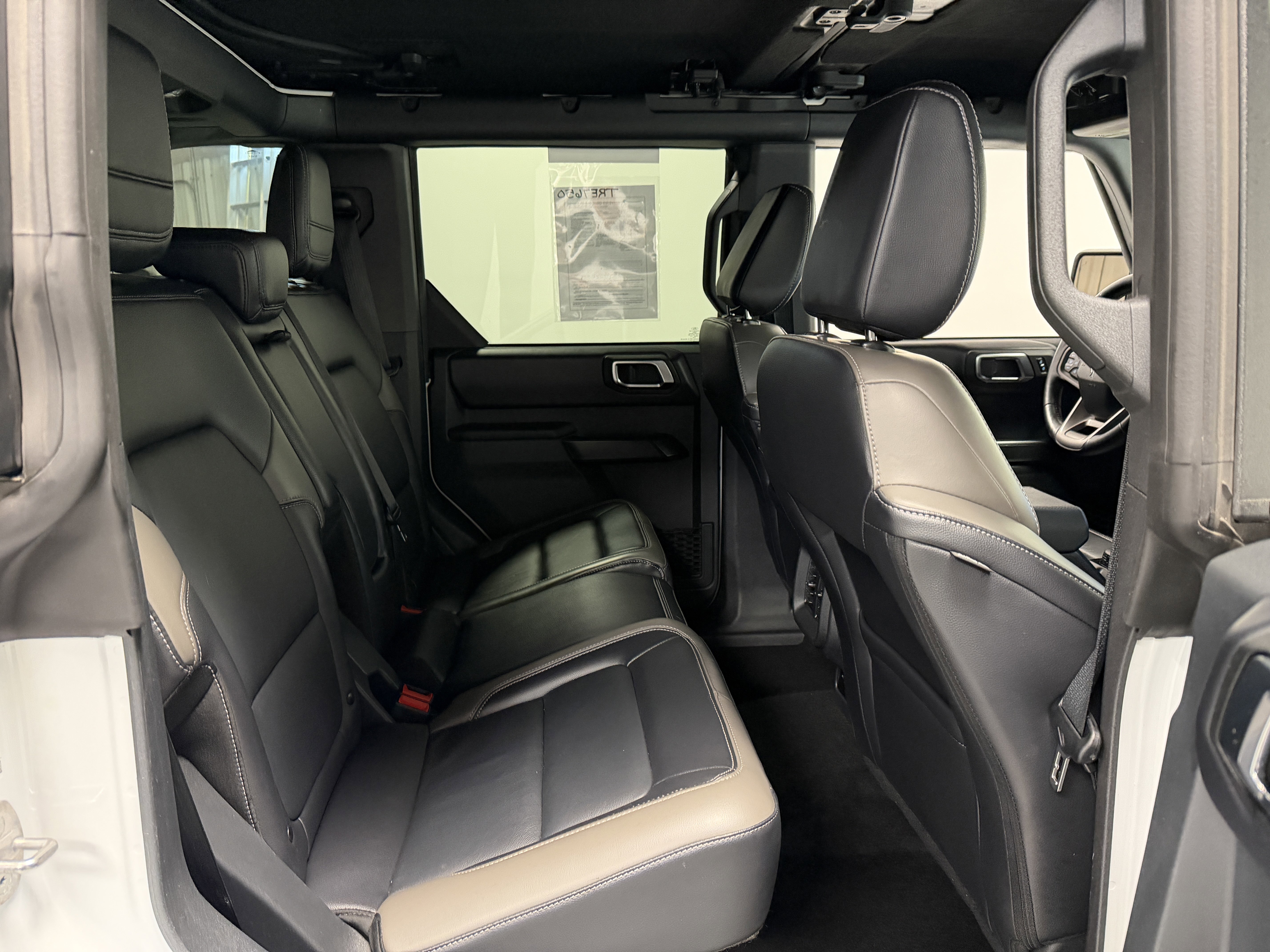 Used 2025 Ford Bronco Outer Banks image 23