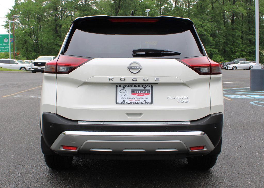 Certified 2022 Nissan Rogue Platinum w/ Head-Up Display Package image 7