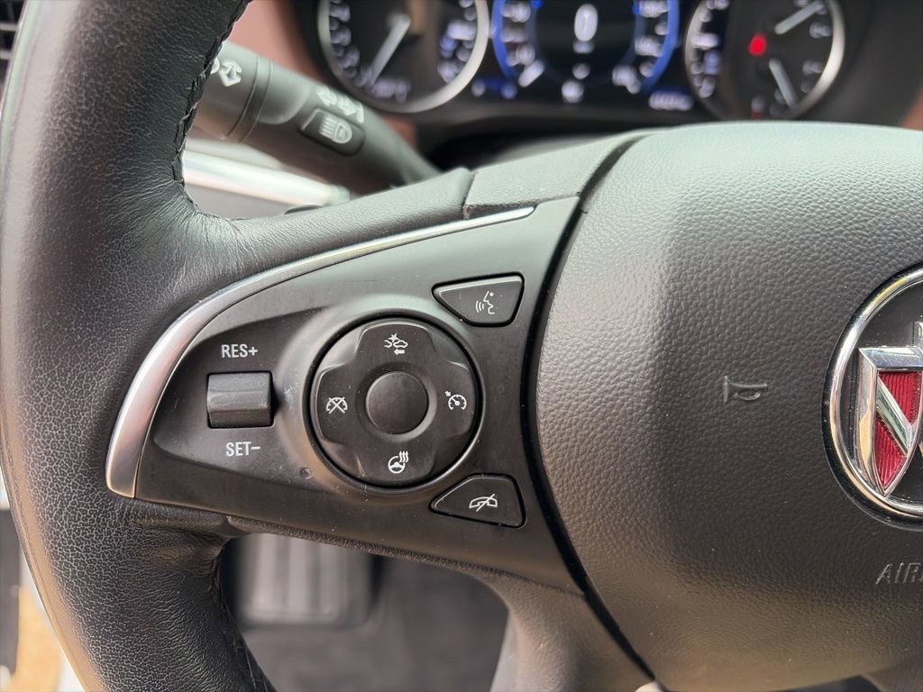 Used 2021 Buick Enclave Avenir w/ Avenir Technology Package image 17