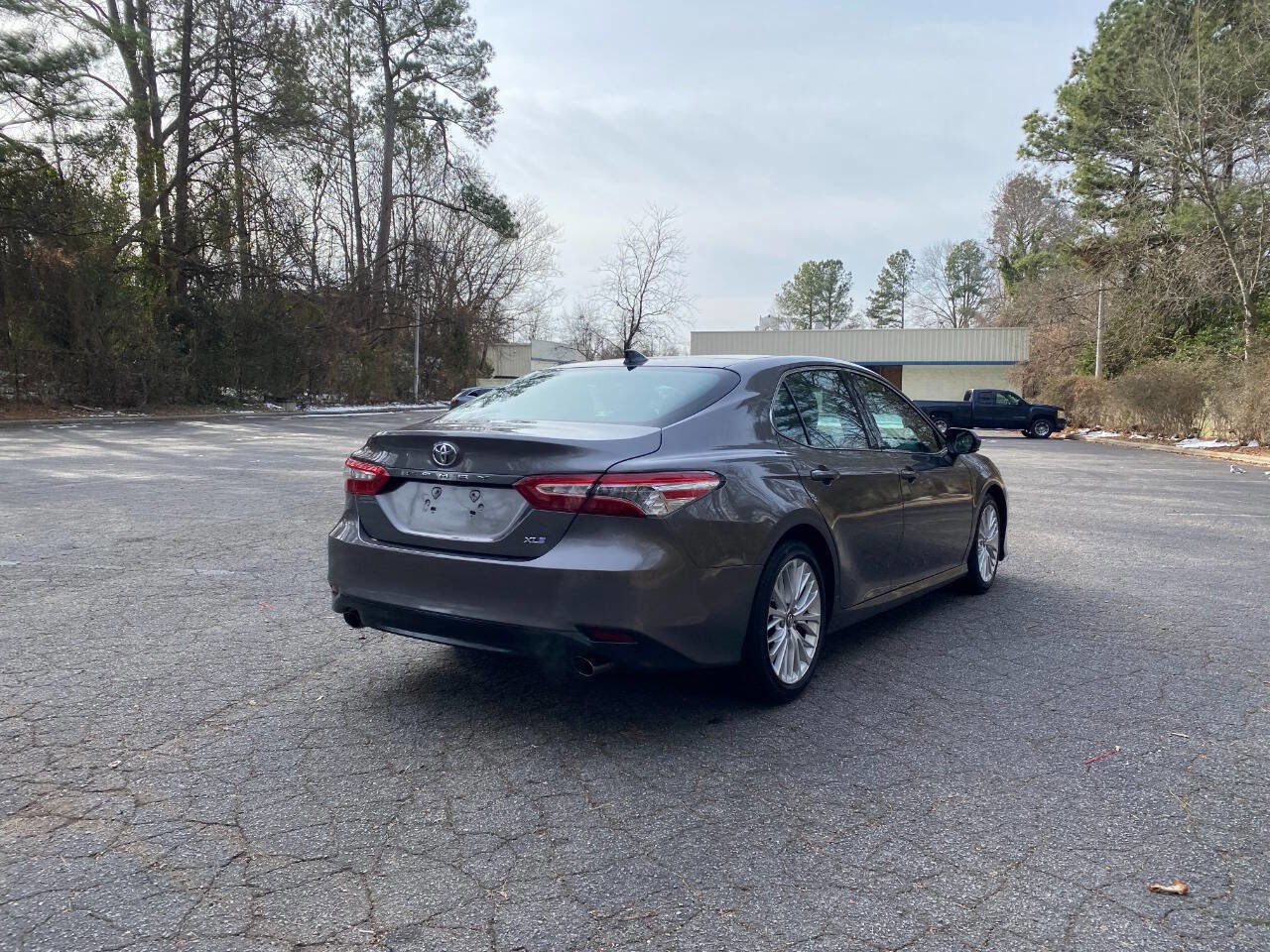 Used 2018 Toyota Camry XLE w/ Driver Assist Package FWD image 5