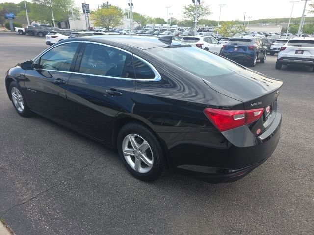 Used 2022 Chevrolet Malibu LS FWD image 4