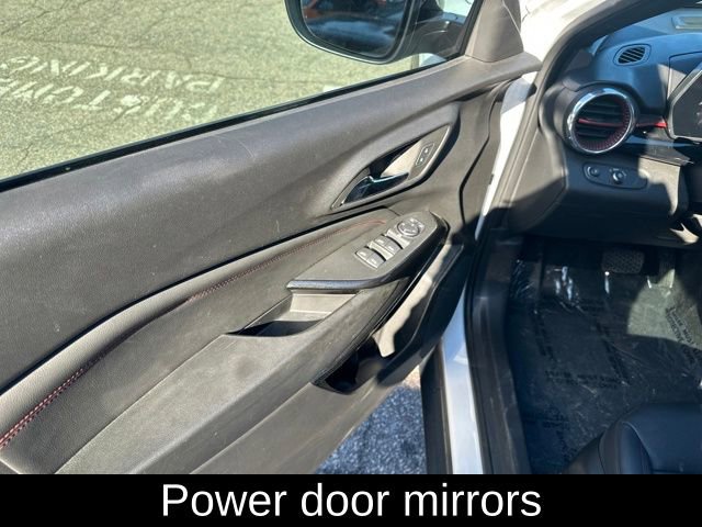 Used 2024 Chevrolet Trax RS w/ Sunroof Package image 19