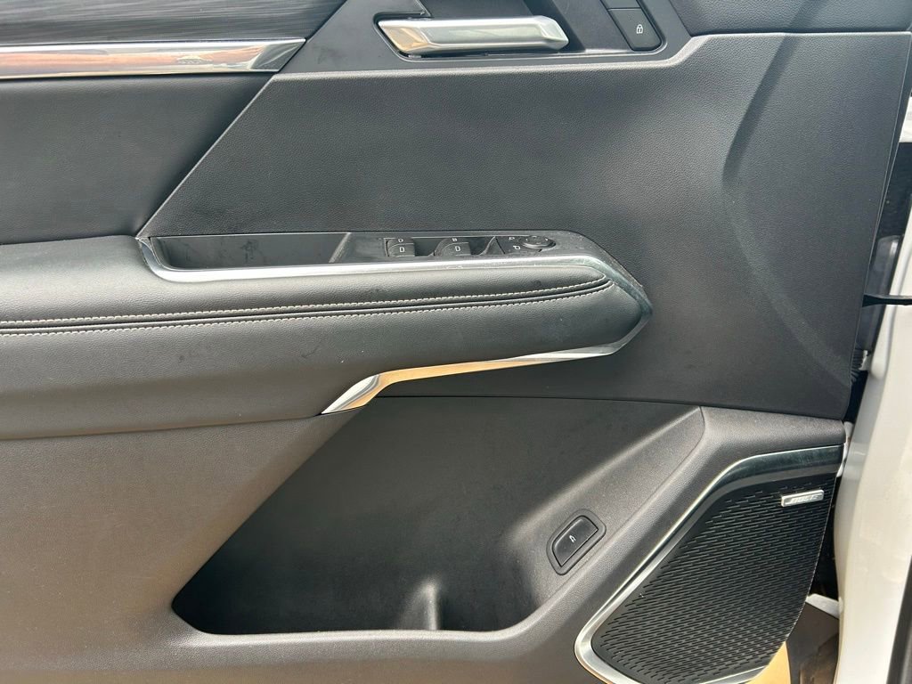 Used 2025 GMC Acadia Elevation FWD image 10