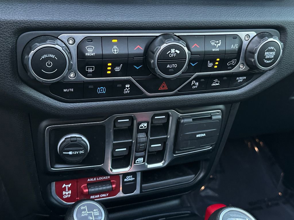 Used 2024 Jeep Wrangler Unlimited image 29