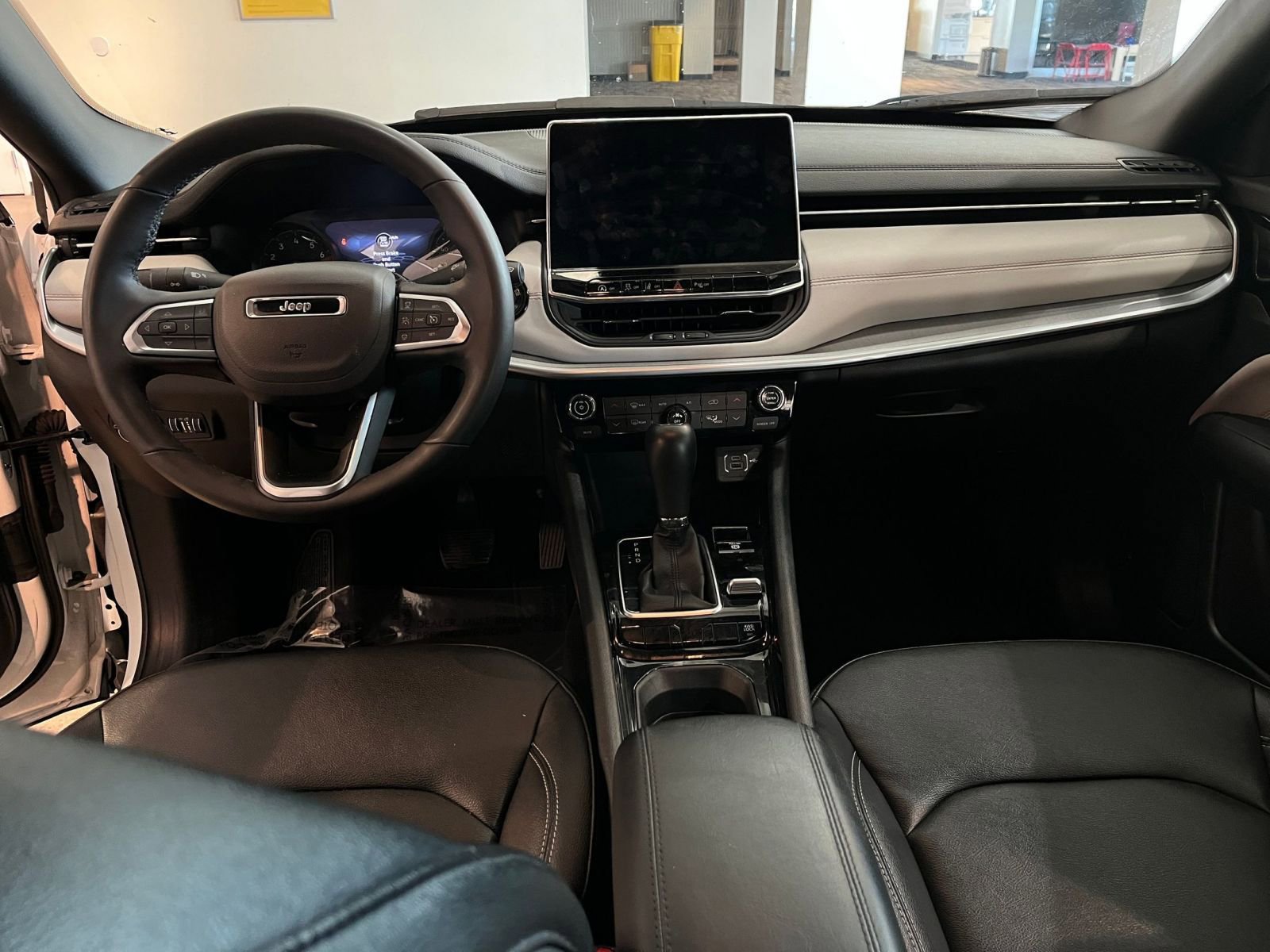 Used 2025 Jeep Compass Limited AWD/4WD image 33