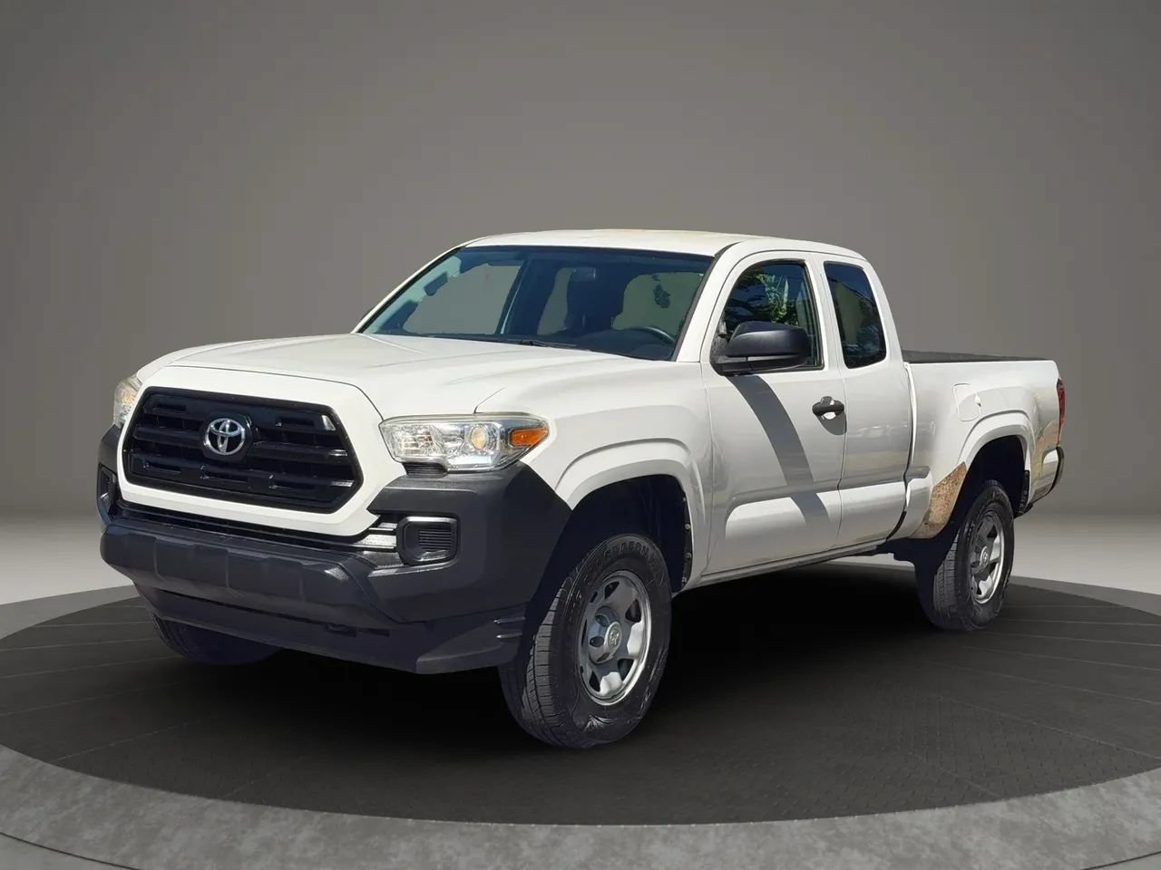 Used 2016 Toyota Tacoma SR RWD image 1