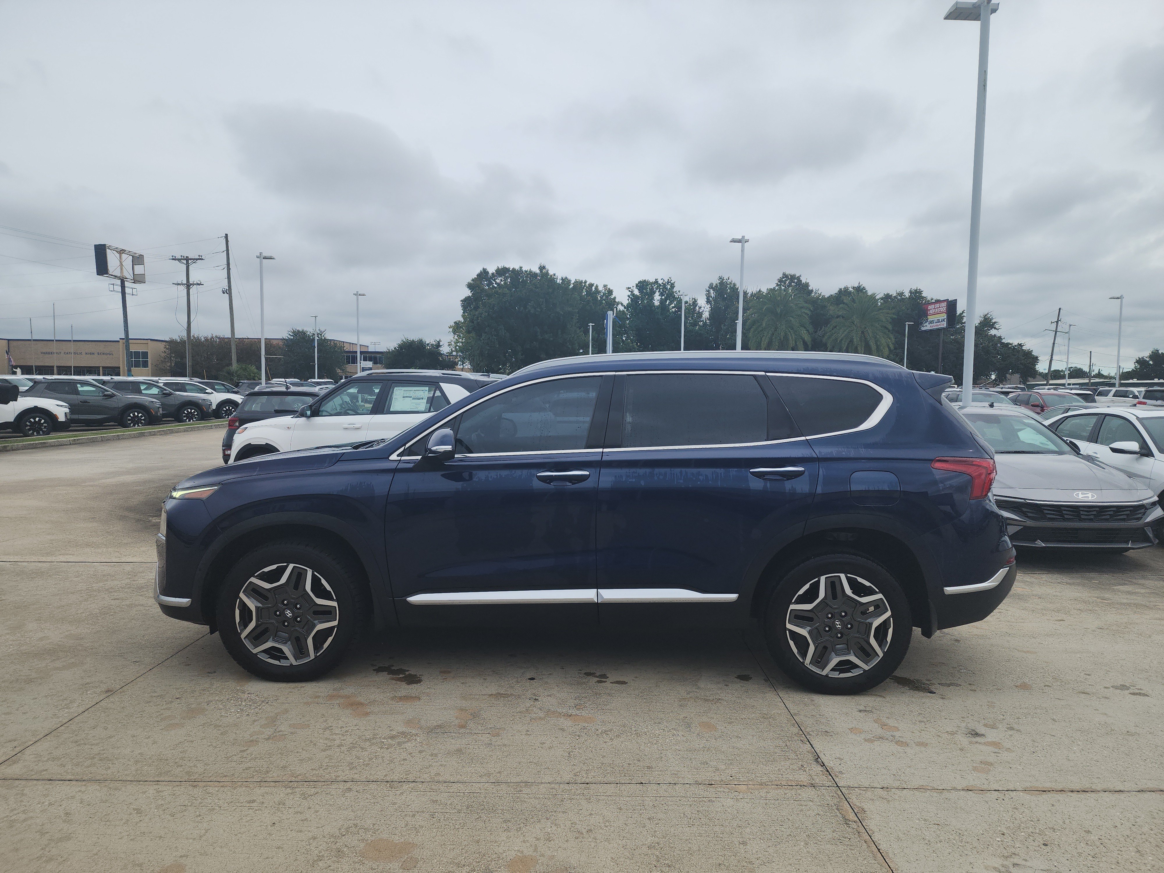 Used 2023 Hyundai Santa Fe Limited AWD/4WD image 4