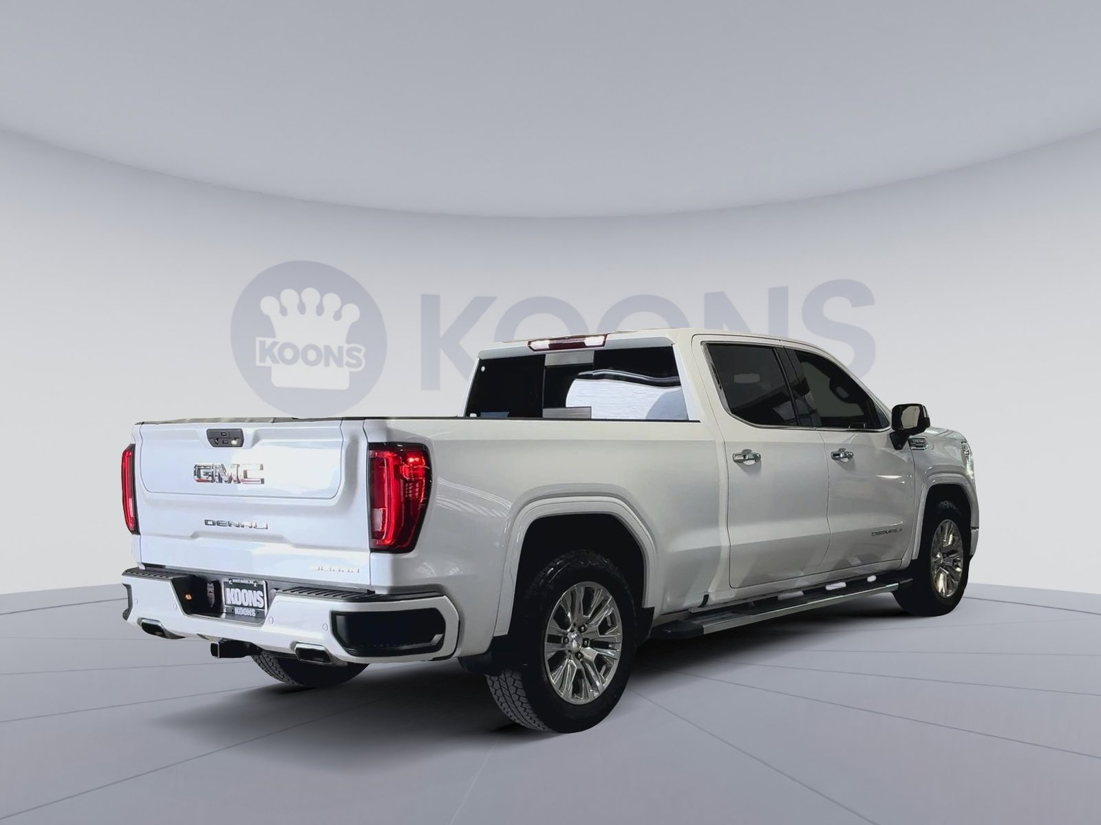 Used 2021 GMC Sierra 1500 Denali w/ Denali Illumination Package AWD/4WD image 11