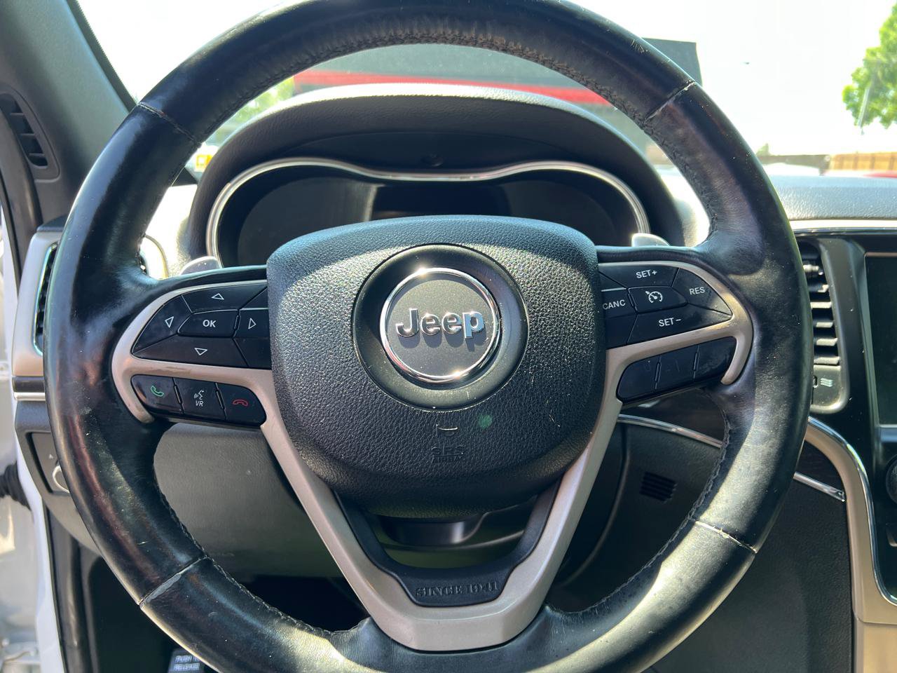 Used 2015 Jeep Grand Cherokee Limited AWD/4WD image 22