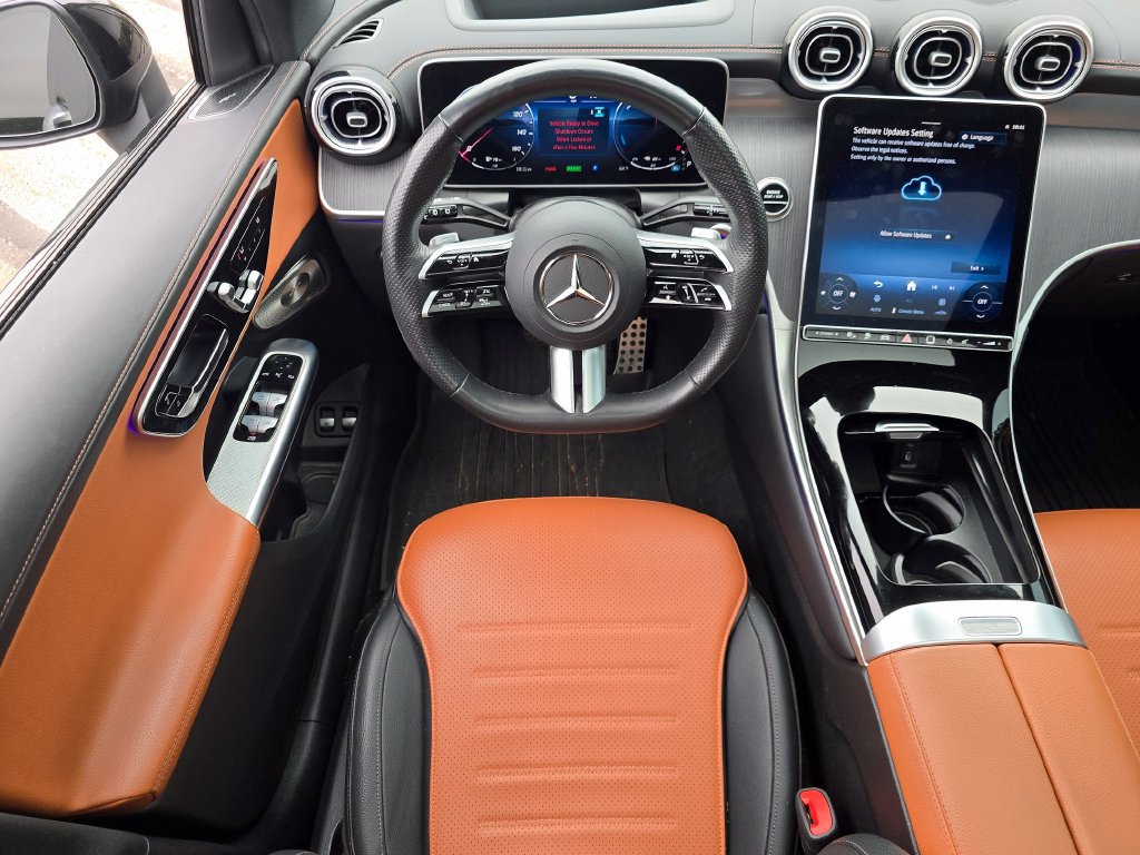 Used 2025 Mercedes-Benz GLC 350e 4MATIC image 26