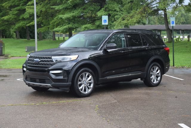 Used 2023 Ford Explorer XLT w/ Equipment Group 202A AWD/4WD image 23