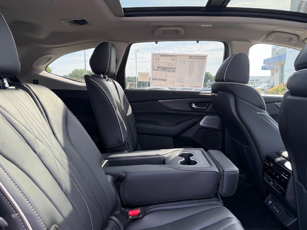 New 2026 Acura MDX w/ Advance Package AWD/4WD image 5