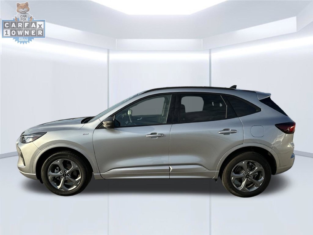 Used 2023 Ford Escape ST-Line w/ Tech Pack #1 AWD/4WD image 6