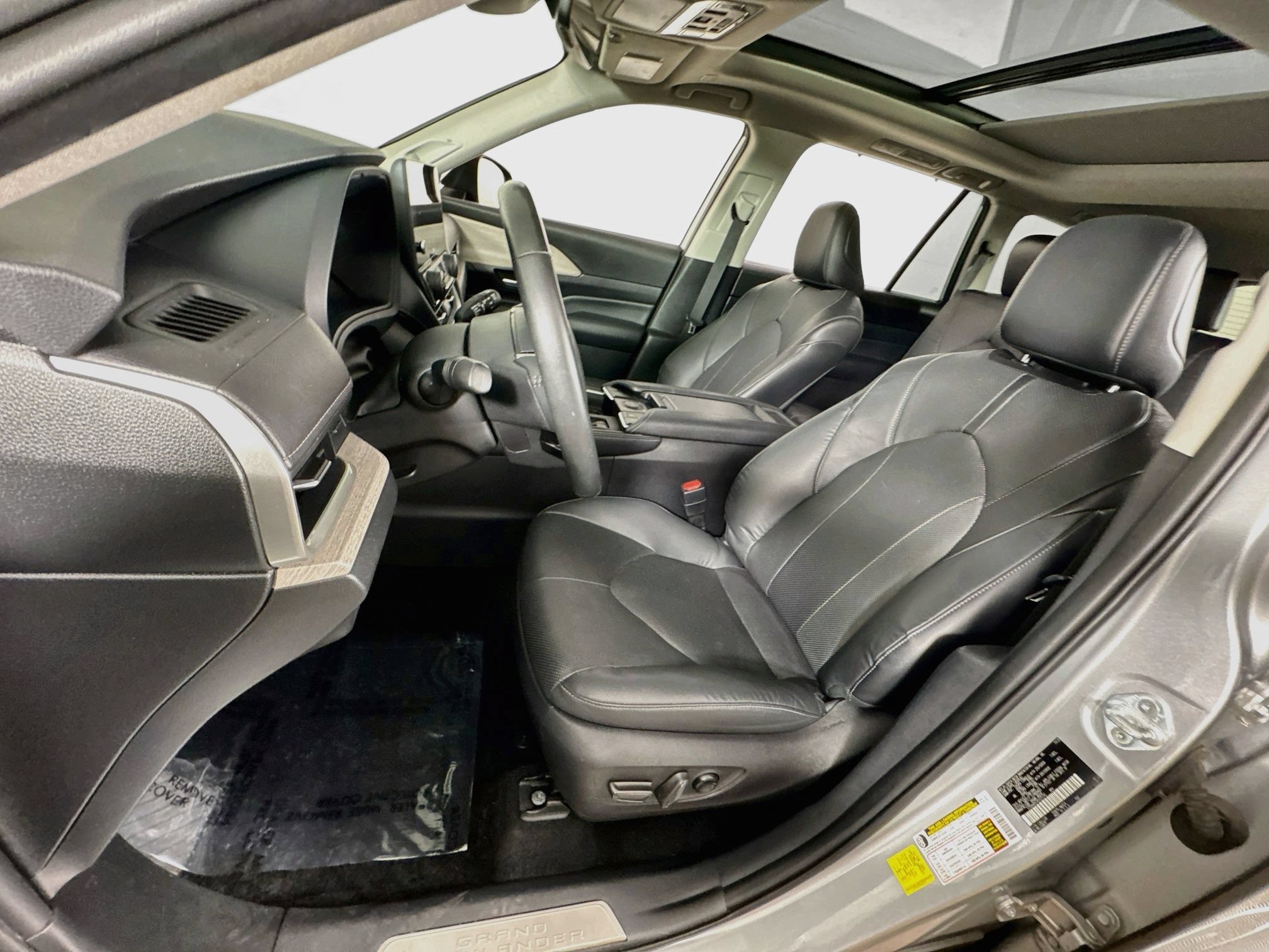 Certified 2024 Toyota Grand Highlander AWD image 12