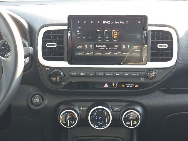 Certified 2022 Hyundai Venue Limited w/ Cargo Package image 12