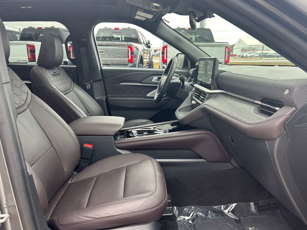 Used 2025 Ford Explorer Platinum w/ LUX Leather Package image 21