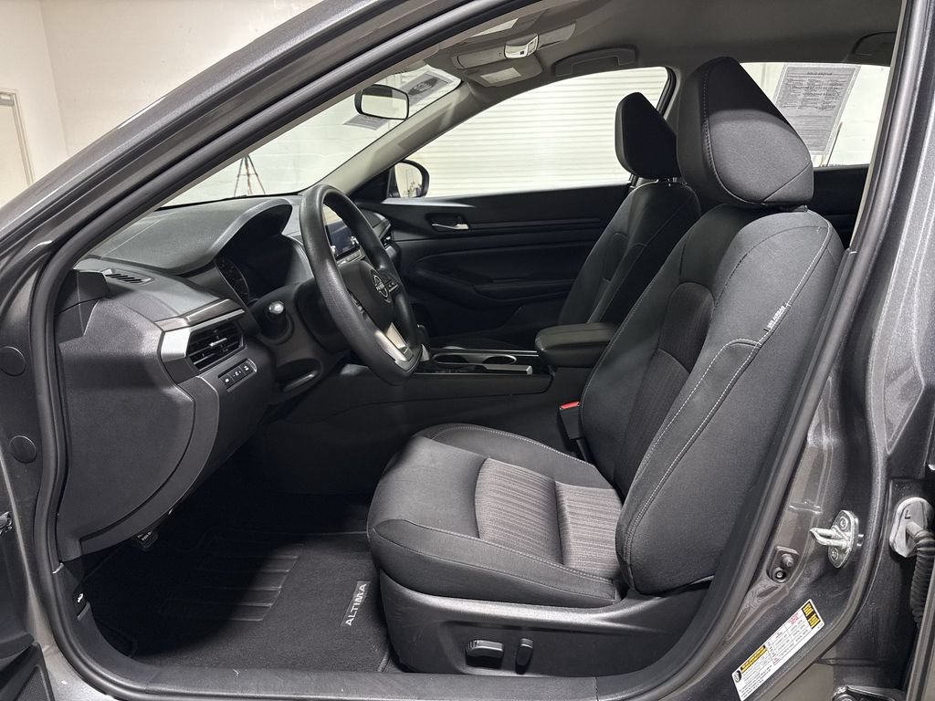 Used 2024 Nissan Altima 2.5 SV FWD image 19