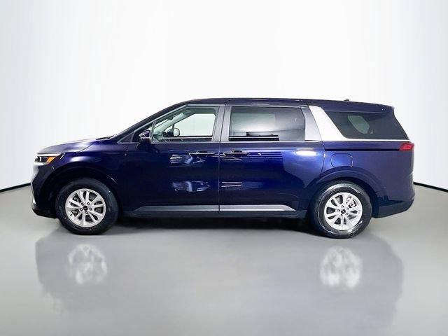 Used 2024 Kia Carnival LX image 6