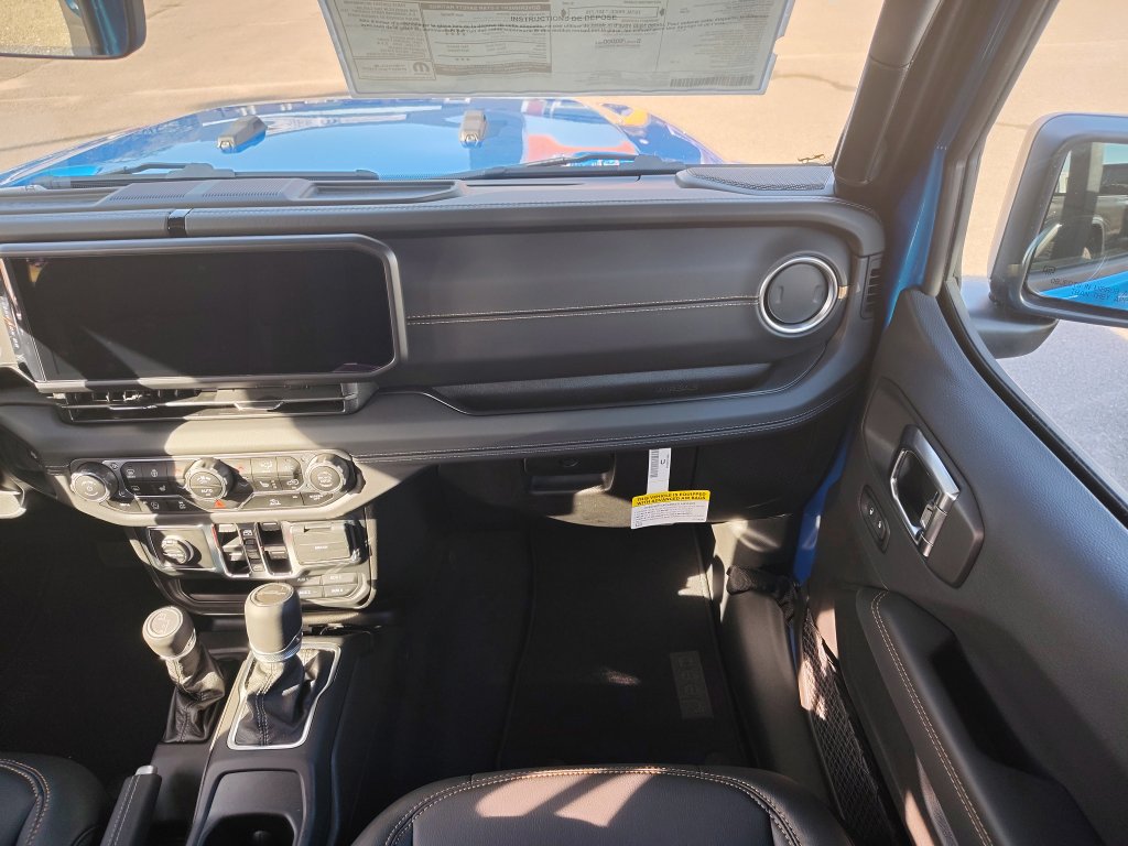 New 2025 Jeep Gladiator Sport w/ Premium Package AWD/4WD image 26