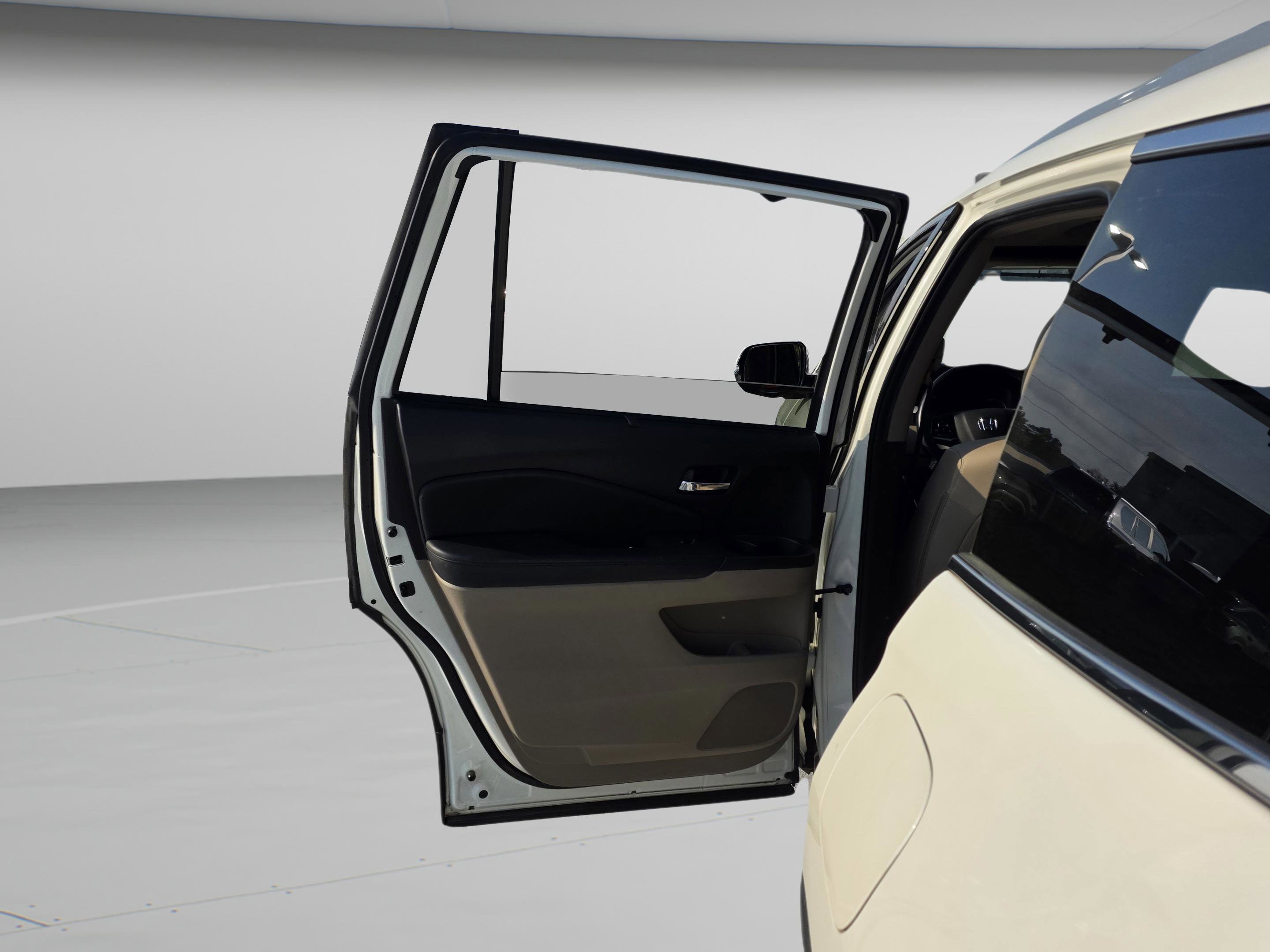 Used 2019 Honda Pilot Touring image 18