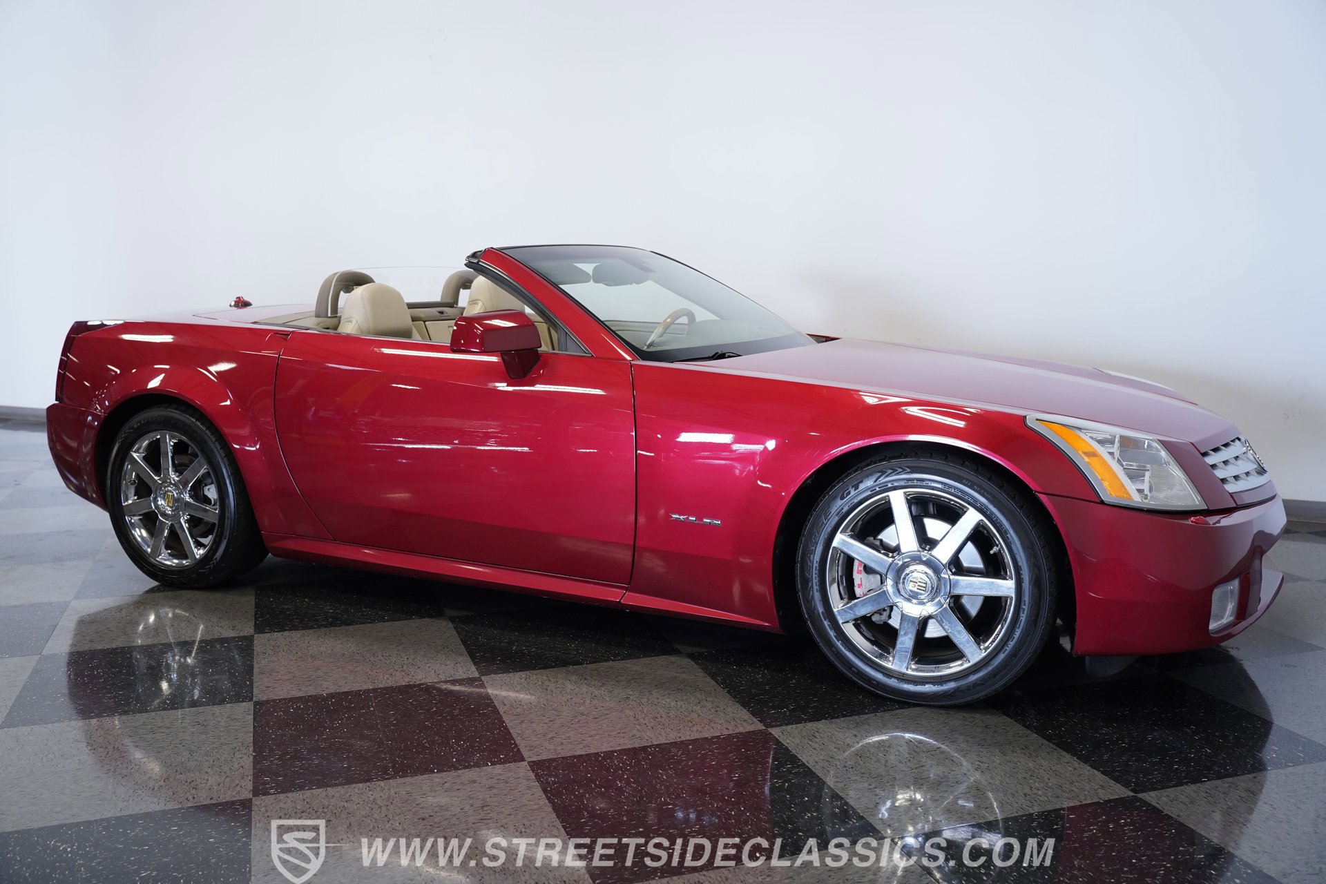 Used 2005 Cadillac XLR image 15