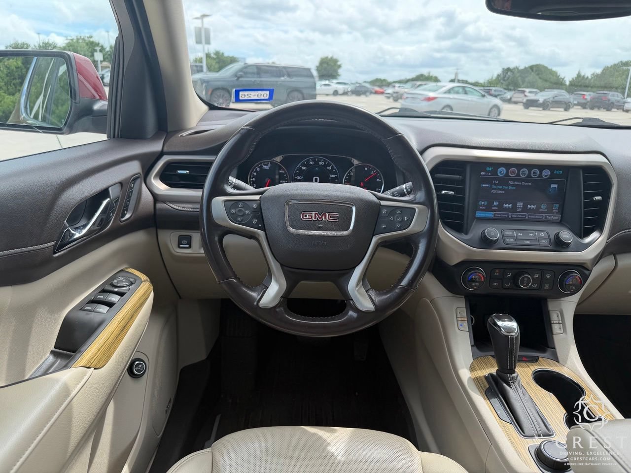 Used 2019 GMC Acadia Denali w/ Technology Package FWD image 15