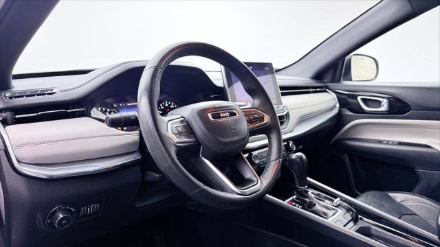 Used 2023 Jeep Compass Limited AWD/4WD image 23