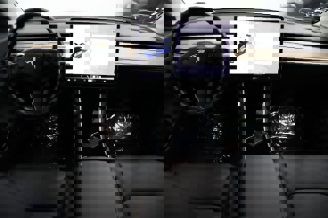 Used 2018 Tesla Model 3 Long Range image 2