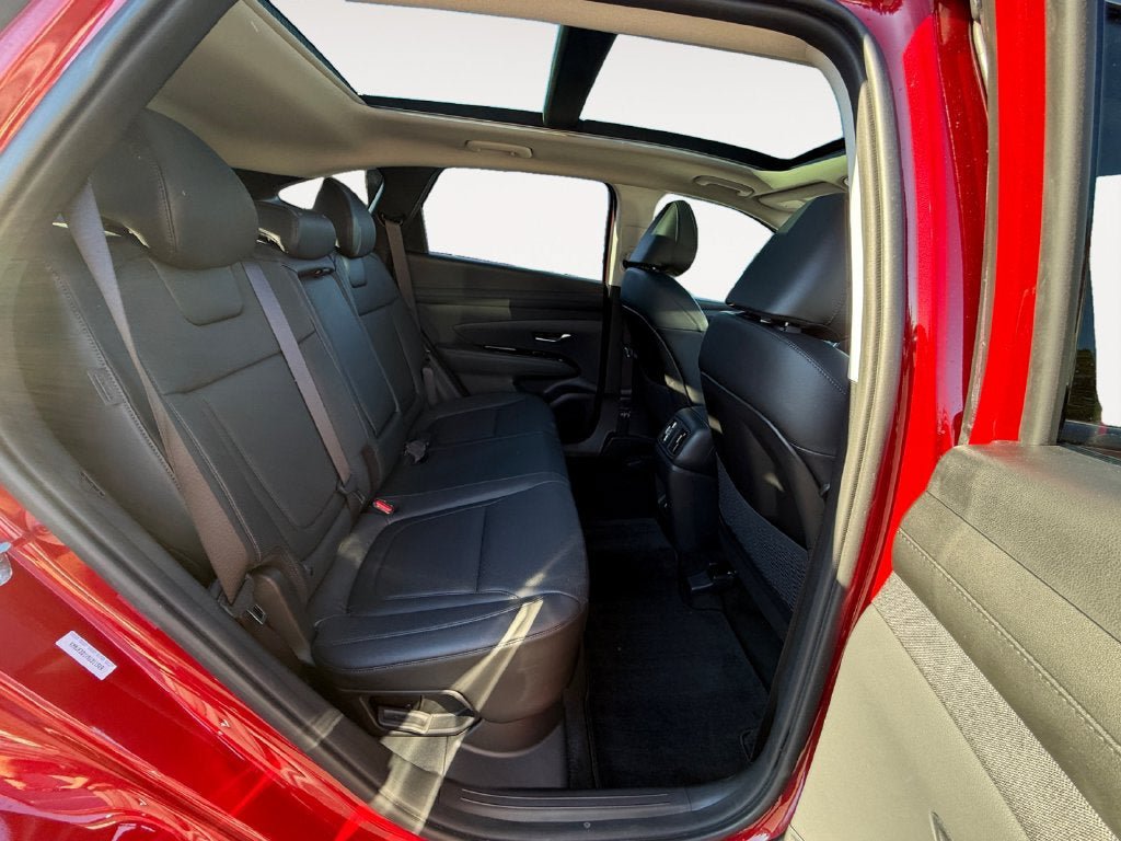 Certified 2025 Hyundai Tucson Limited AWD/4WD image 24